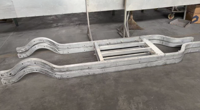 高爾夫球車(chē)底盤(pán)